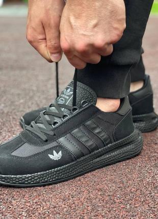 Кросівки adidas у чисто чорному кольорі3 фото