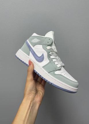 Жіночі кросівки nike air jordan 1 retro mid 'green blue'