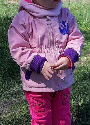 Стильна вітровка для дівчинки