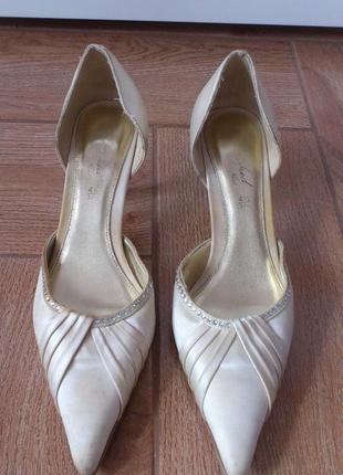 Босоніжки жіночі бежеві next босоніжки жіночі бежеві некст р. 37