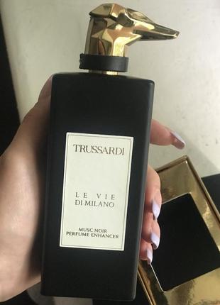 Trussardi le vie di milano musc noir perfume enhancer7 фото