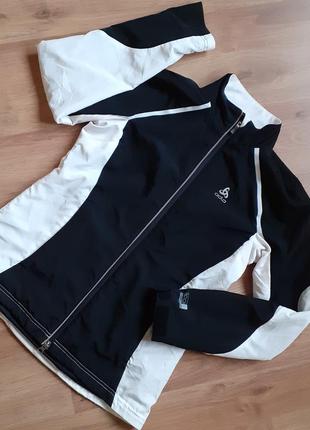 Спортивна вітровка