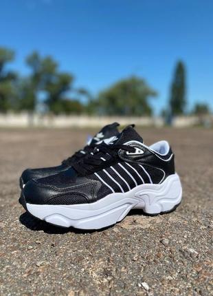 Отличные женские кроссовки adidas magmur runner black чёрные с белым8 фото