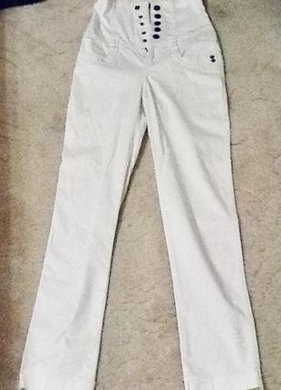 Джинси білі terranova