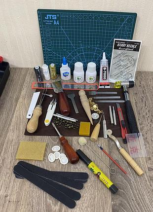 Набір для роботи зі шкірою 40 предметів в кейсі + набір для пошиву
