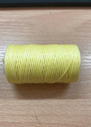 Нитка вощеная  для шитья по коже 1 мм  50 м лимонный цвет плоская нить