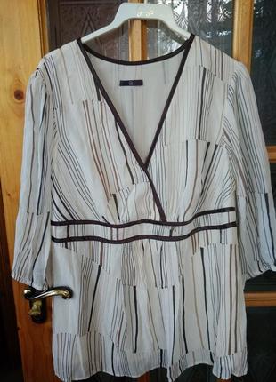 Блуза нарядна з підкладкою.