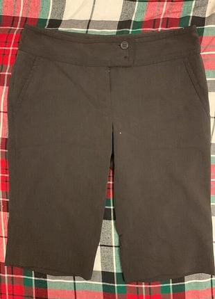 Фірмові жіночі шорти . розмір 34