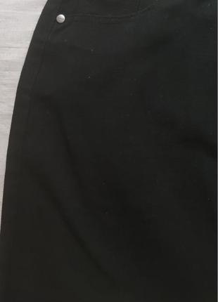 Жіноча однтонна спідниця boohoo, розмір l, чорний6 фото