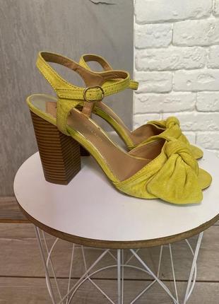 Босоніжки на зручному каблуці , босоножки river island, 40-40,5р