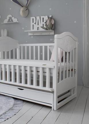 Кротати дитячу baby comfort лд9 біла з ящиком і різьбленням1 фото