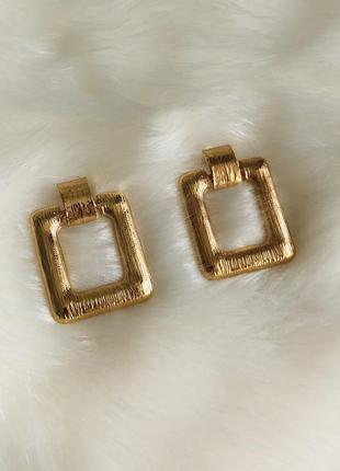 Сережки квадратні золоті ошатні красиві стильні лаконічні геометричних5 фото