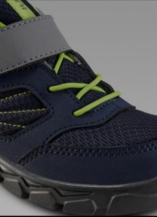 Дитячі спортивні черевики, кросівки quechua розмір 25.