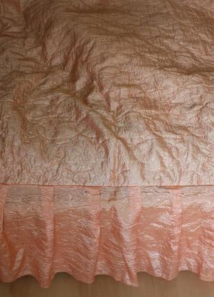 Персиковое покрывало на кровать атлас с рюшами стеганое тм ярослав3 фото