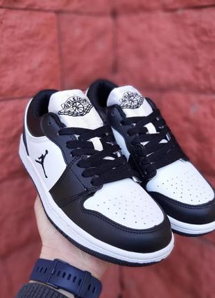 Жіночі кросівки nike jordan low2 фото