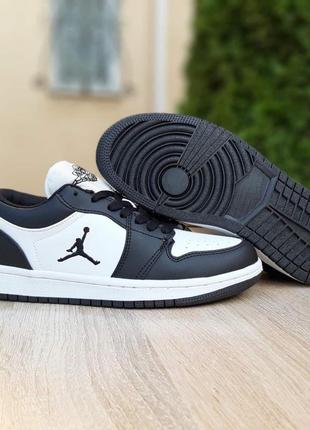 Жіночі кросівки nike jordan low8 фото