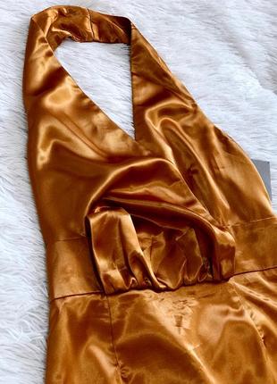 Сатиновое золотое платье missguided с чокером2 фото
