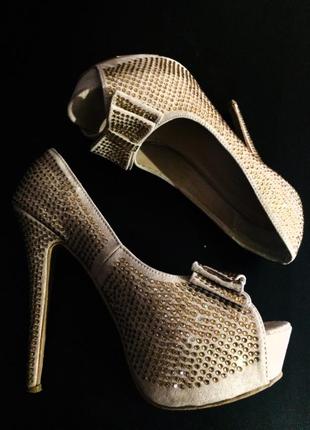 Фееричные туфли на шпильке с открытым носком стразы swarovski by siying.4 фото