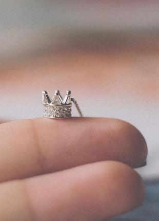 Тоненький короткий ланцюжок з кулоном корона з камінням, срібне покриття 925 проби, довжина 40+5 см