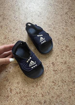 Adidas  босоножки