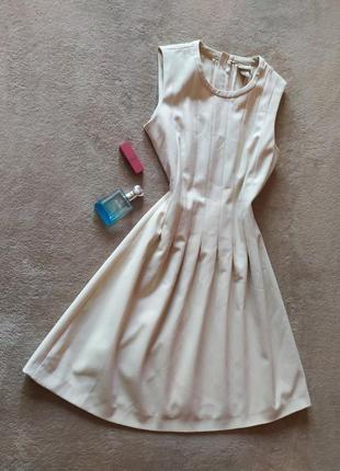 Плотное качественное стильное кремовое платье миди с защипами пышная юбка