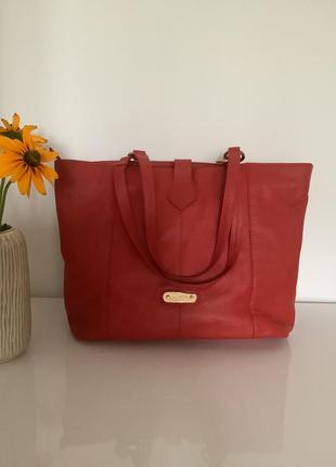 Червона шкіряна сумка-шопер італія