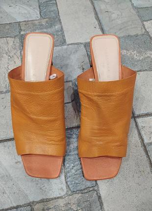 Шльопанці zara (шкіра)