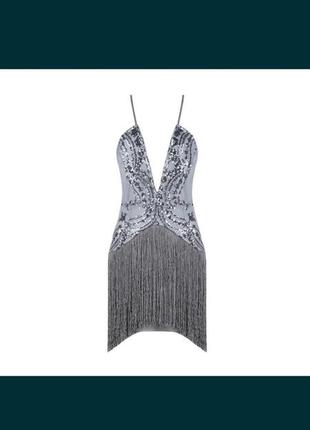 Серебристое бандажное платье с паеткой и бахромой3 фото