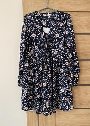 Жіноча сукня в квітковий принт