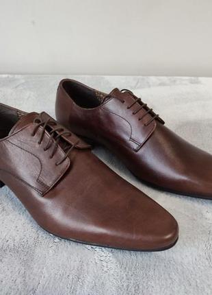 Нові шкіряні туфлі від redtape bnc brown 620. 42 та 46p.