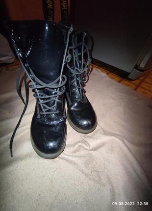Dr.martens сапоги на каблуке лак кожа