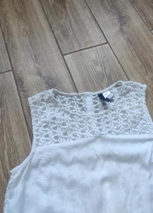 Блуза біла з мереживом, стан без нюансів2 фото
