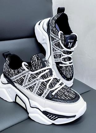 Жіночі стильні кросівки