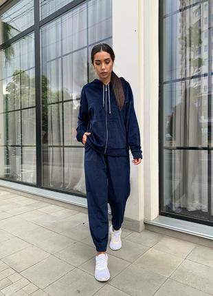 Велюровый костюм