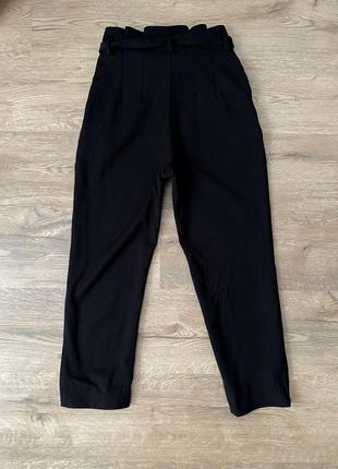 Чорні брюки з високою талією і ремінцем h&m6 фото
