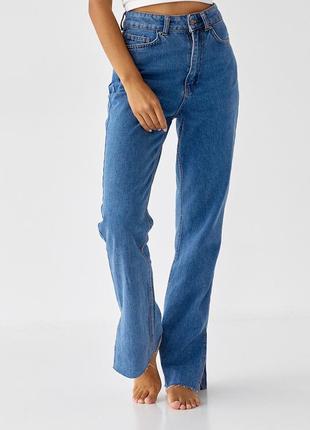 Женские стильные джинсы с распорками в боковых швах1 фото