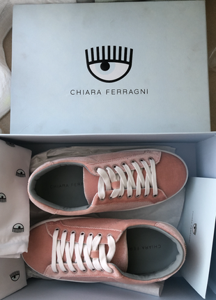 Кросівки від дизайнера chiara ferragni