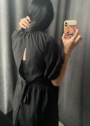 Чорна легенька легка сукня плаття з відкритою спиною спинкою жіноча коротке повітряна2 фото