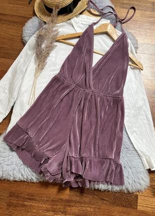 Стильний комбінезон шортами пліссе