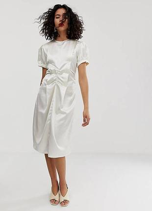 Кремовое атласное платье 46-48 размер1 фото