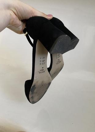 Жіночі замшеві туфлі на підборах чорного кольору6 фото