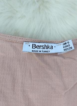 Блуза пудрова з воланами bershka5 фото