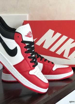 Чоловічі кросівки nike air jordan 1 low шкіряні червоні білі чорні2 фото