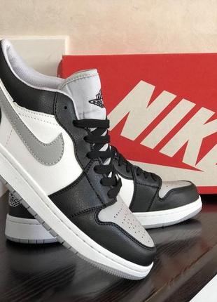 Чоловічі кросівки nike air jordan 1 low шкіряні чорні сірі білі2 фото