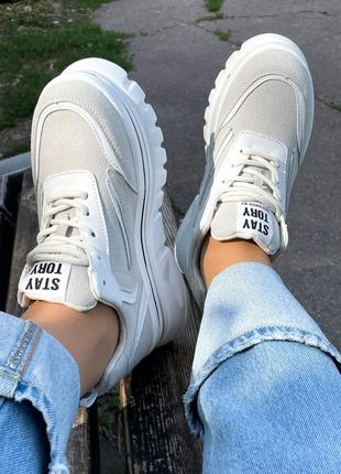 Кросівки на платформі екозамш