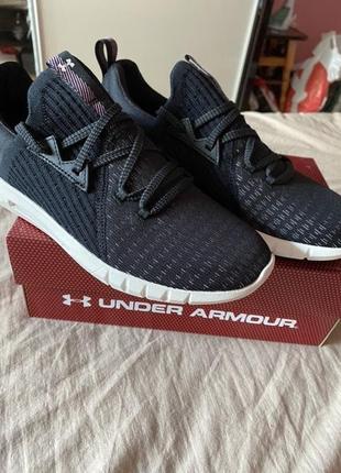 Чудові легкі бігові кросівки under armour 39,40 р маломірки