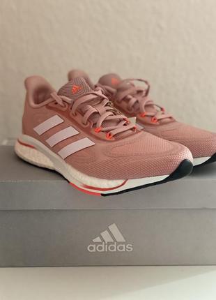 Женские кроссовки adidas supernova