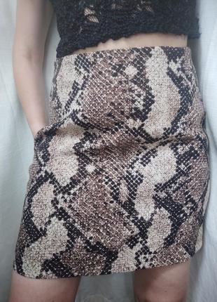 Жіноча юбка з зміїним принтом7 фото