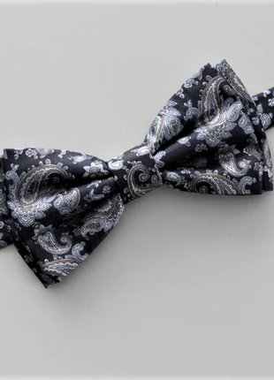 Метелик з принтом пейслі