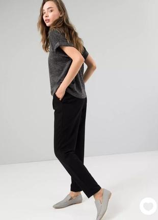 Чорні жіночі штани оверсайс на резинці з високою посадкою жіночі брюки чорні1 фото